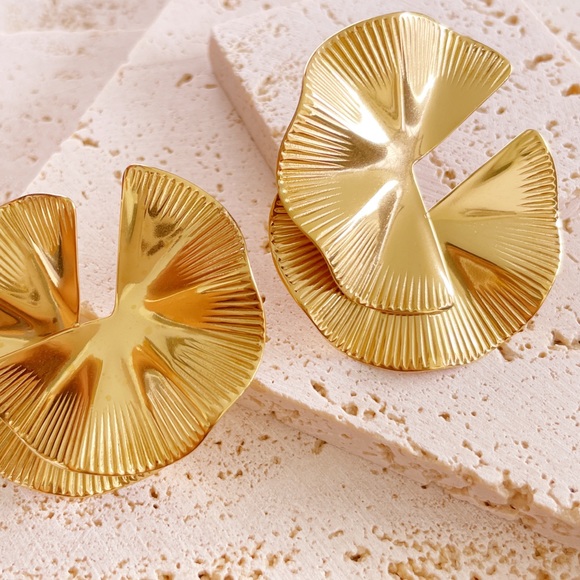 Jewelry - Stainless Steel Metal Flower Big Stud Earrings